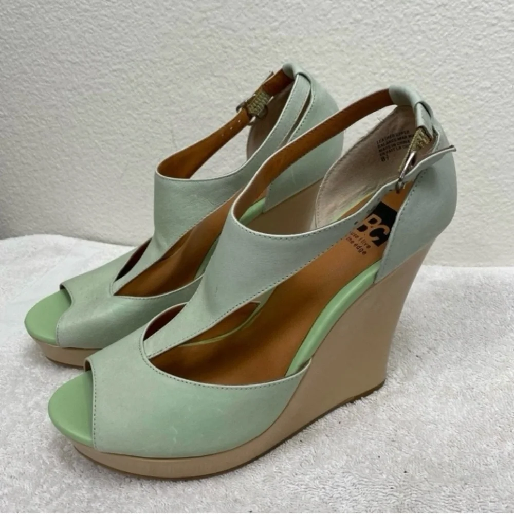 BC Footwear Women's Mint Green Tan Leather Platform Sandal Wedge Size 8.5 Boho
